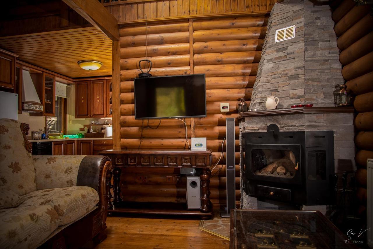 *2 Bdr Log House /Mountains/Queen Bed/Fireplace Гурри Экстерьер фото