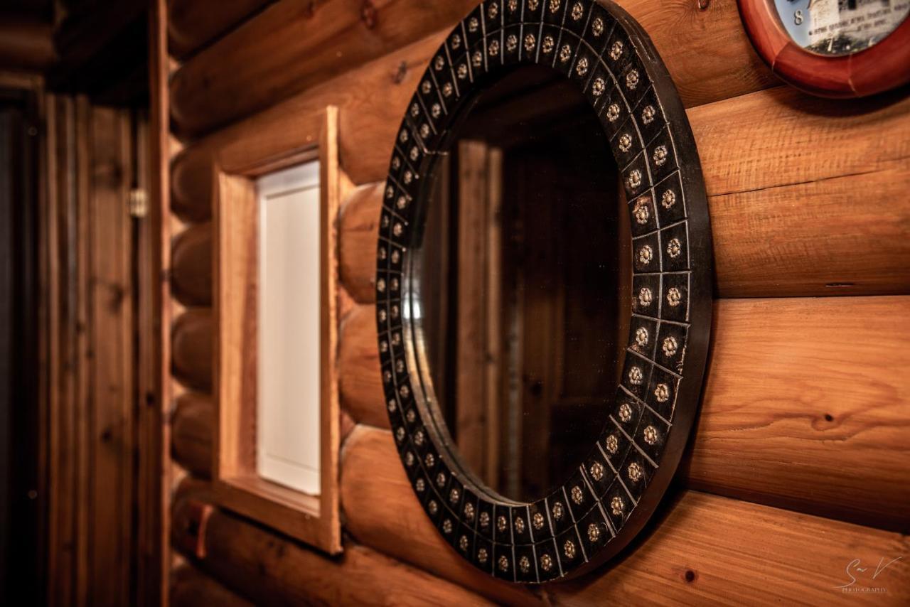 *2 Bdr Log House /Mountains/Queen Bed/Fireplace Гурри Экстерьер фото